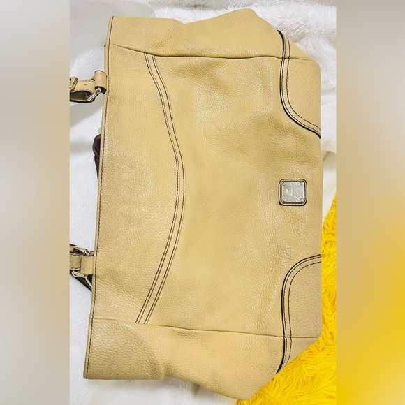 MCM Authentic light fade yellow~FLAWED - Picture 4 of 9